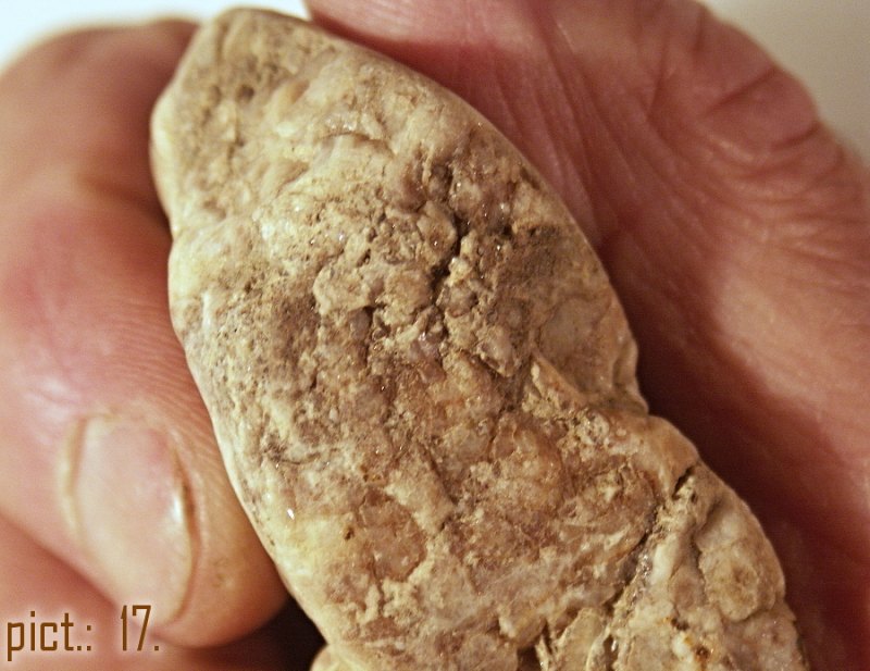The stone lacerate tools.